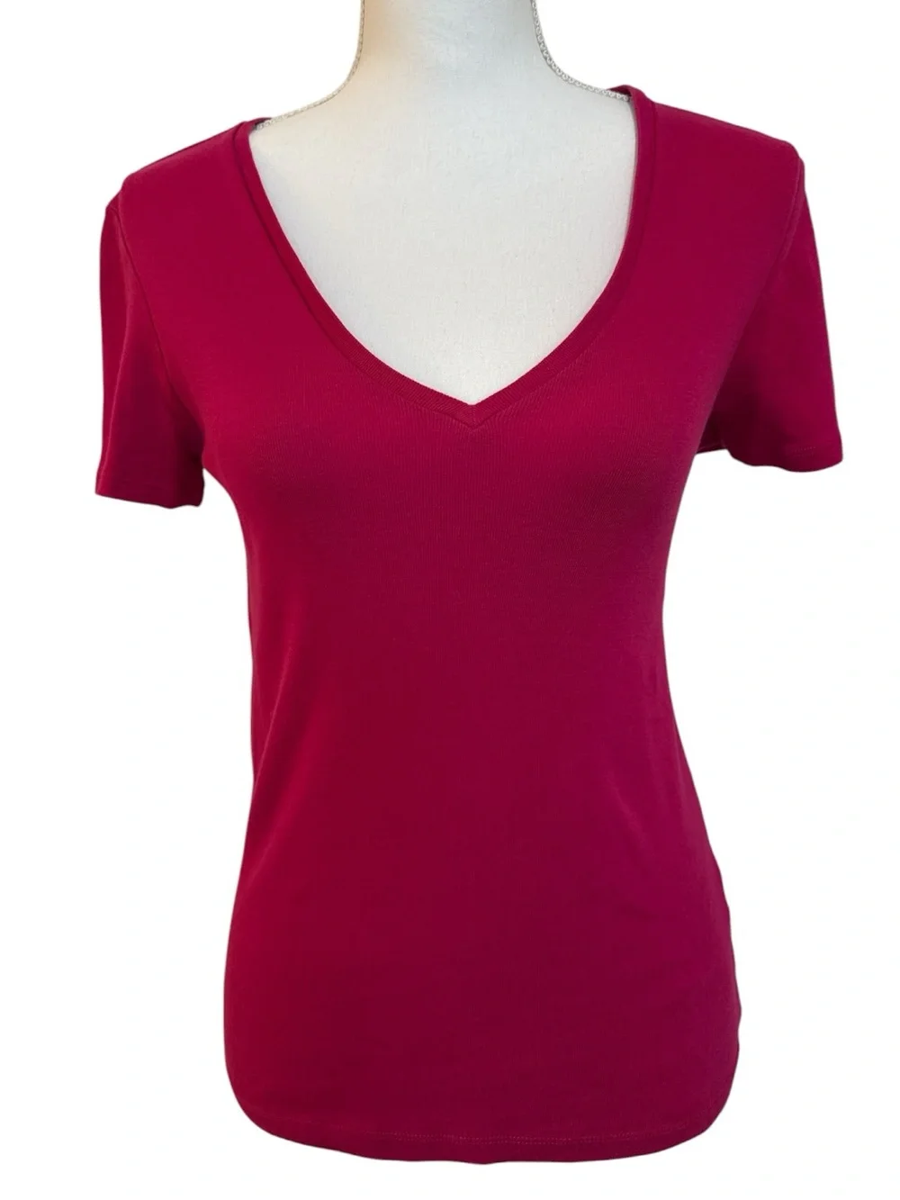 J. Crew Women's V-Neck Short Sleeve Tee - Magenta size small